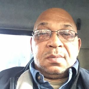 Meet your Posher, Larry